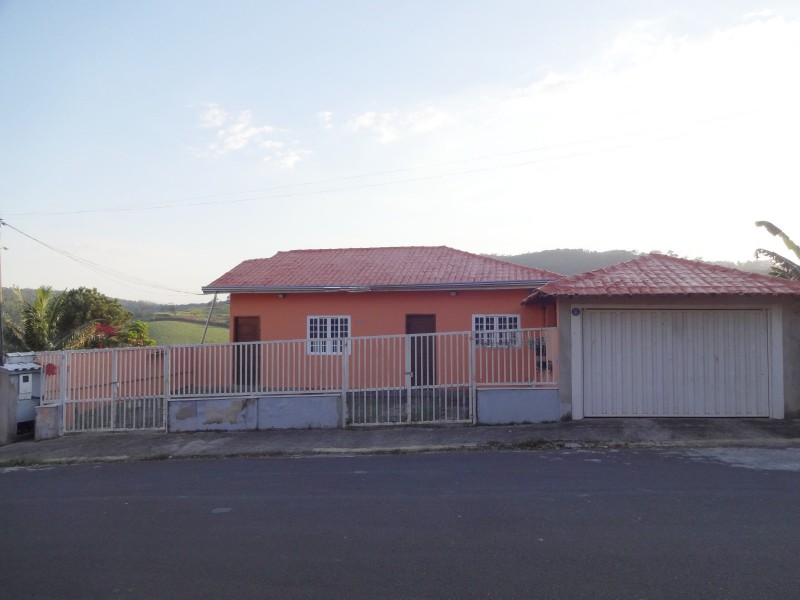 LINDA CASA + PISCINA CENTRO