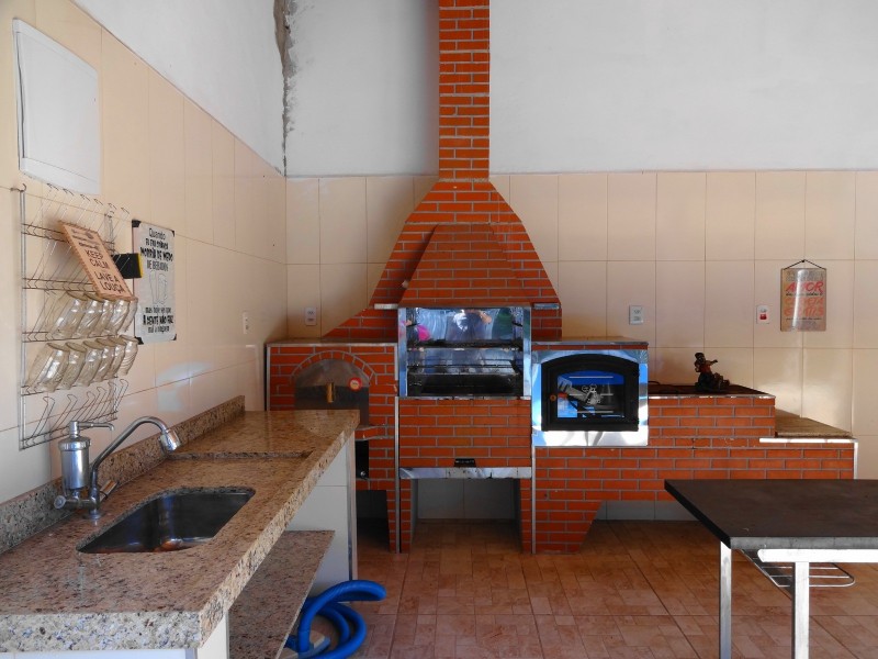 LINDA CASA + PISCINA CENTRO