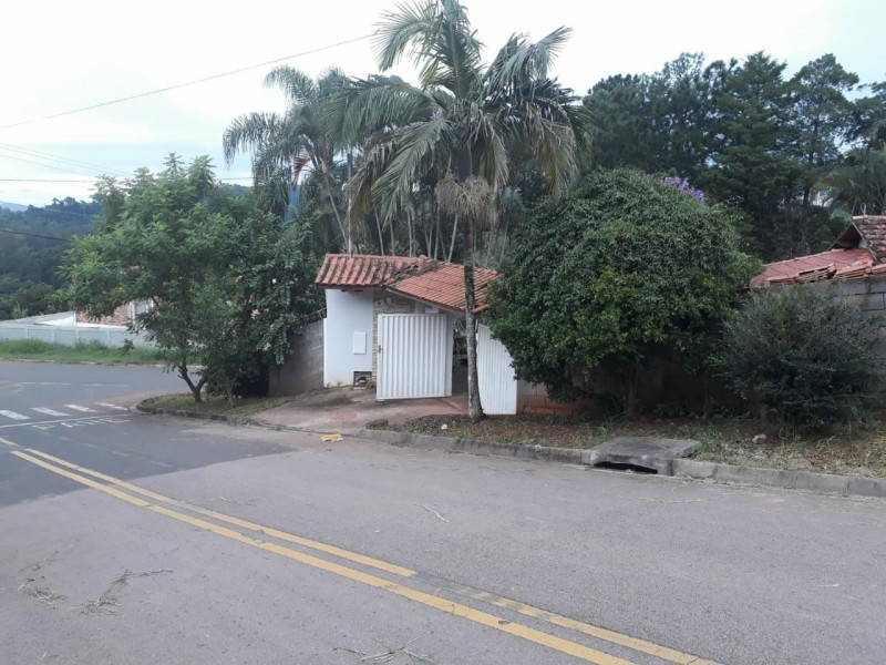 CHACARÁ DUAS CASAS PISCINA