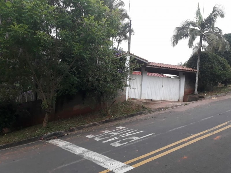 CHACARÁ DUAS CASAS PISCINA