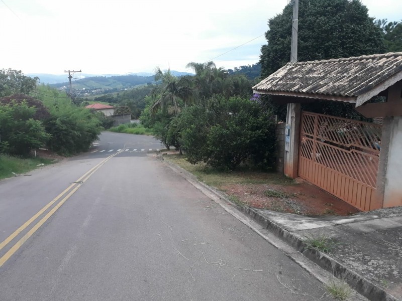 CHACARÁ DUAS CASAS PISCINA