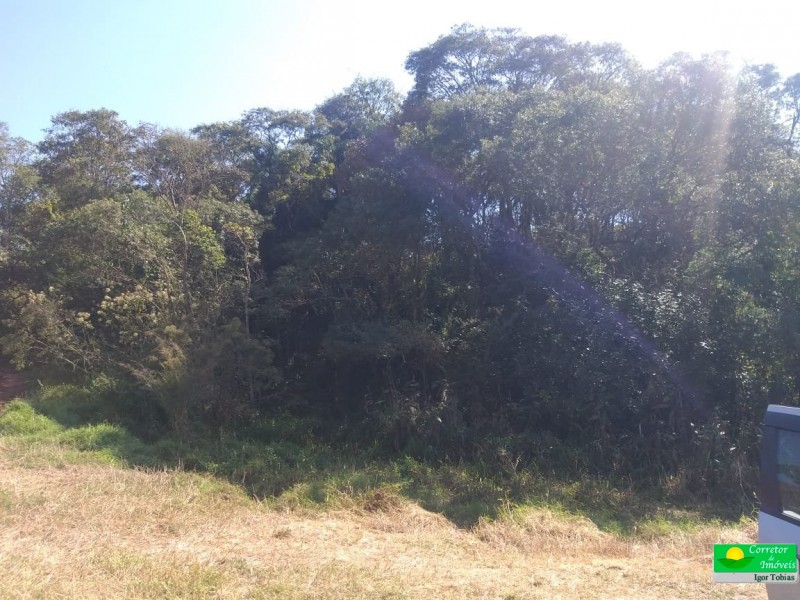ÁREA RURAL COM REPRESA