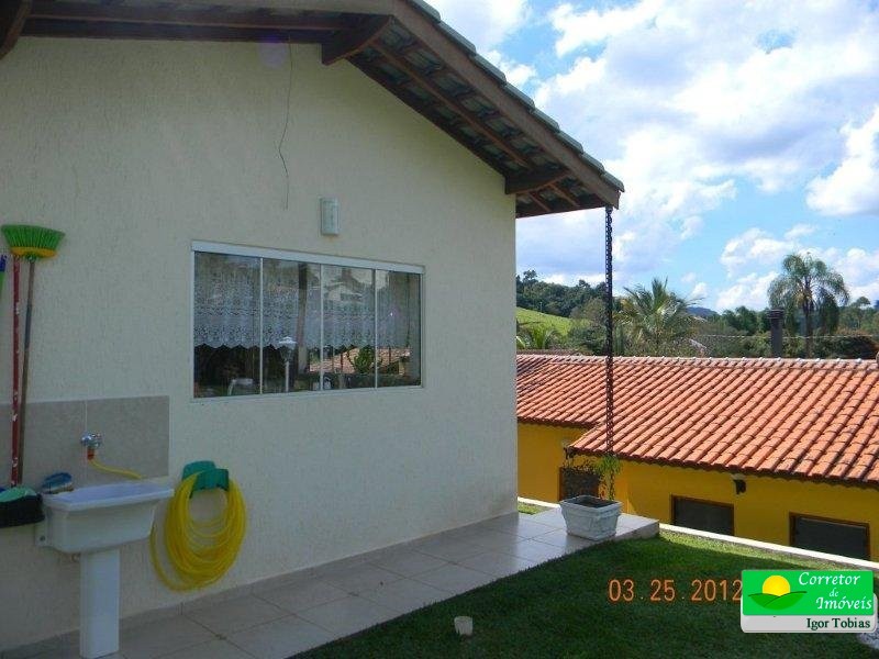 CHACARÁ MARAVILHOSA EM BAIRRO NOBRE