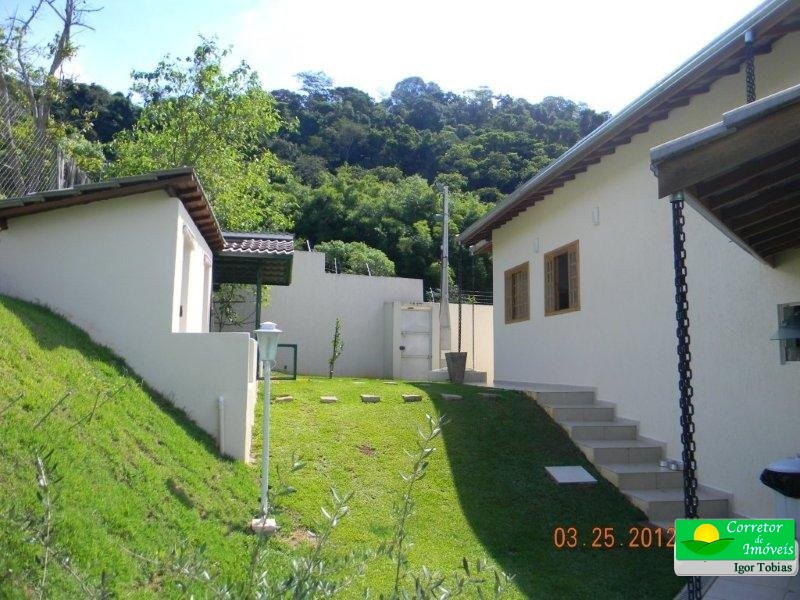 CHACARÁ MARAVILHOSA EM BAIRRO NOBRE