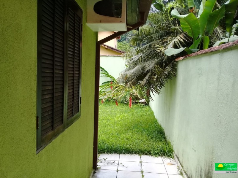 CASA EM CONDOMINIO EM UBATUBA