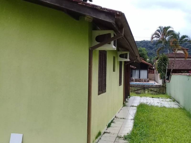 CASA EM CONDOMINIO EM UBATUBA