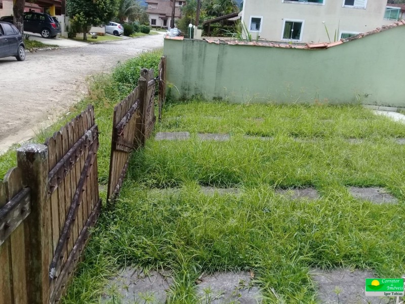 CASA EM CONDOMINIO EM UBATUBA
