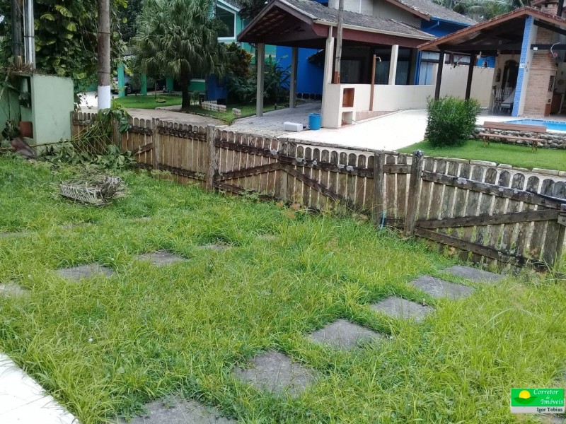 CASA EM CONDOMINIO EM UBATUBA