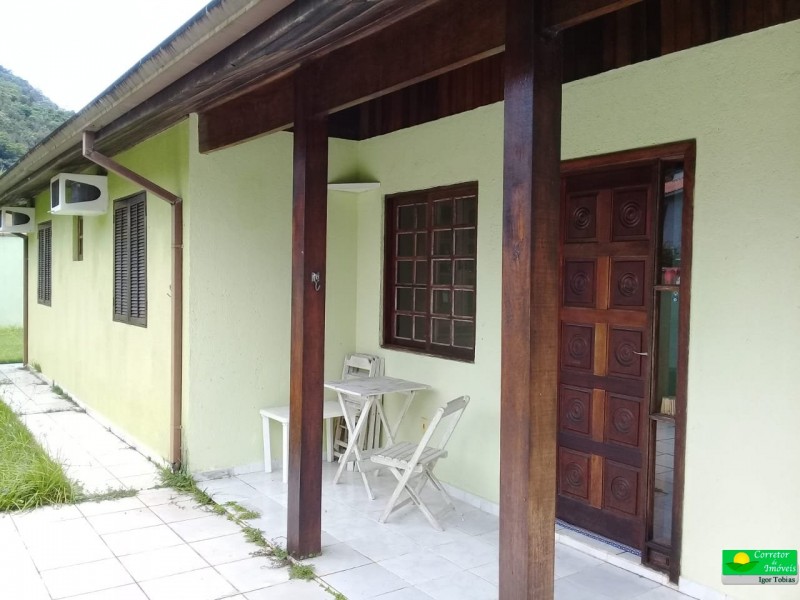 CASA EM CONDOMINIO EM UBATUBA