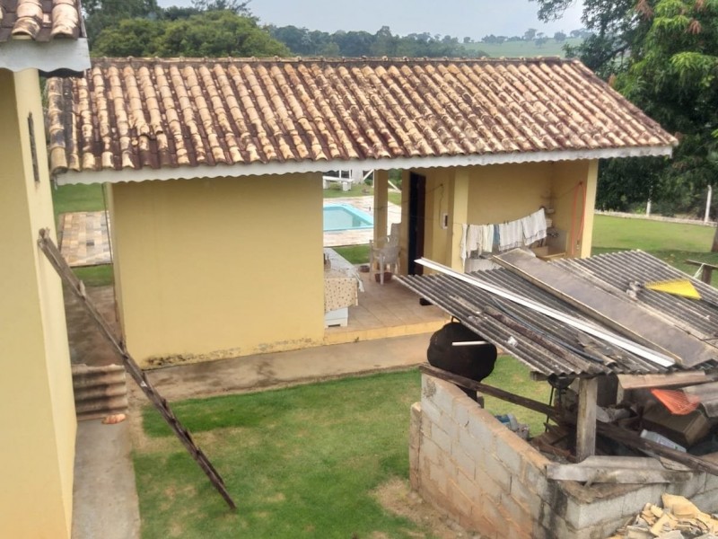 ÁREA COM PRODUÇÃO DE LEITE