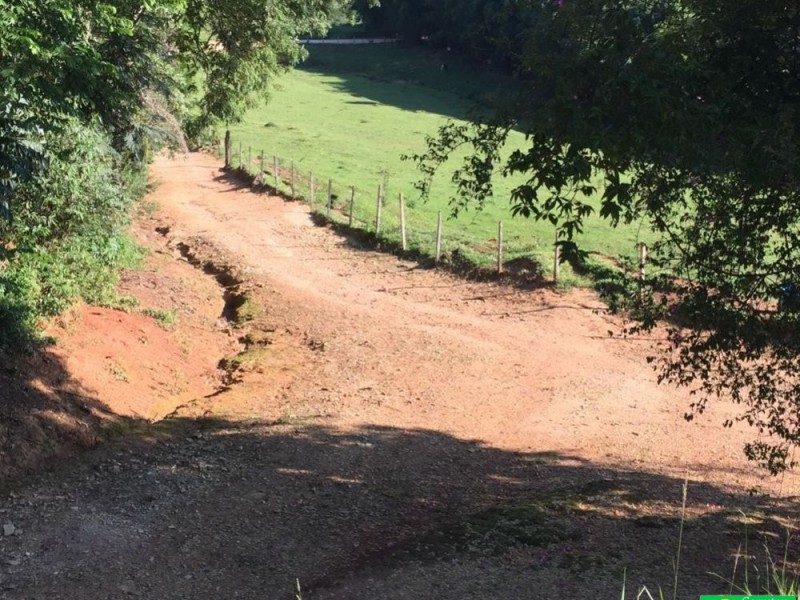 ÁREA NO VEREDA