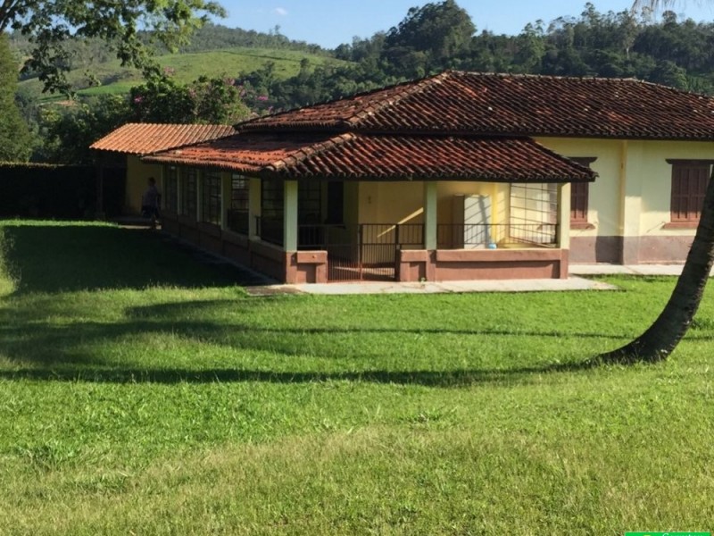 ÁREA NO VEREDA