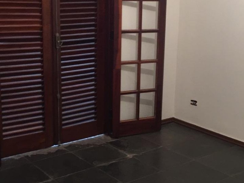 CASA C/ TERRENO 700M²