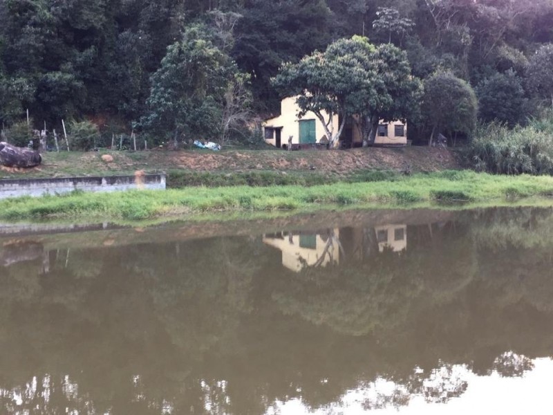 SITIO P/ PESQUEIRO 