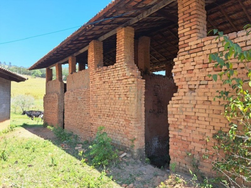 SITIO C/ ÁGUA