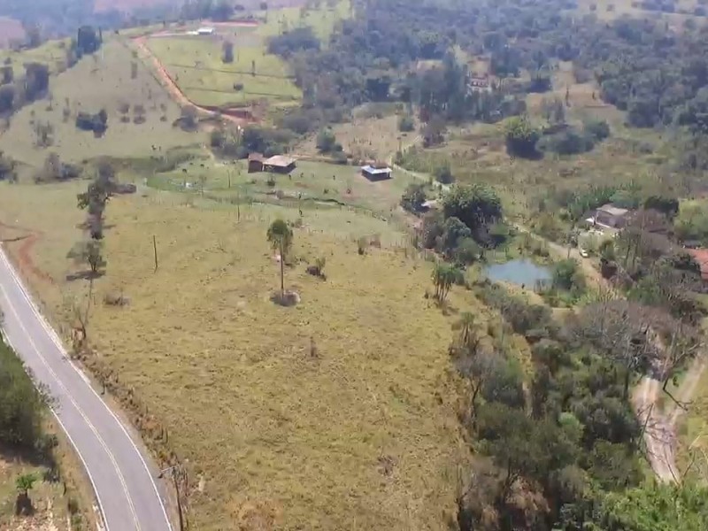 SITIO C/ ÁGUA