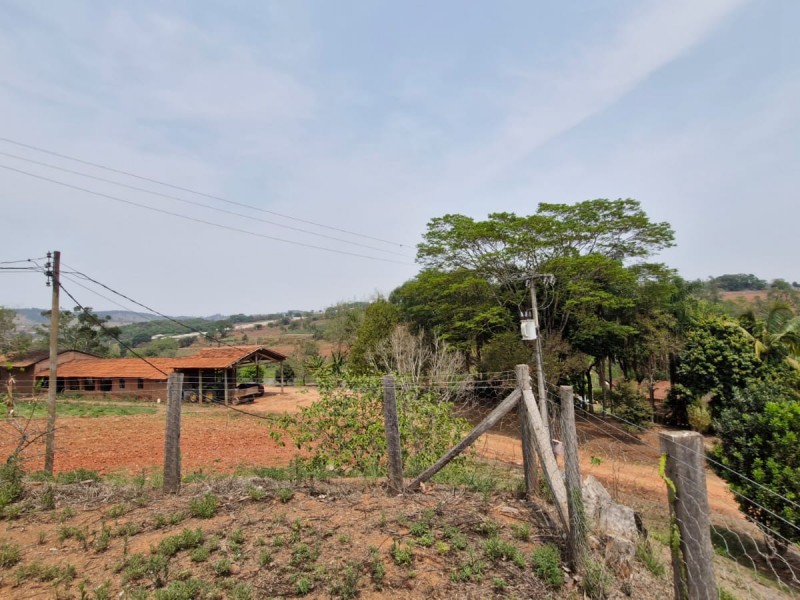 LINDA ÁREA RURAL + REPRESA