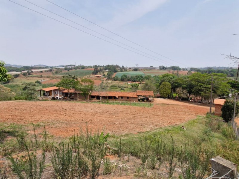 LINDA ÁREA RURAL + REPRESA