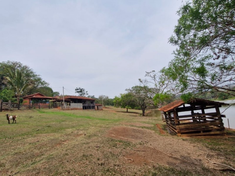 LINDA ÁREA RURAL + REPRESA