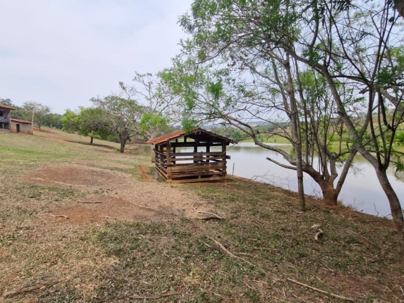 LINDA ÁREA RURAL + REPRESA