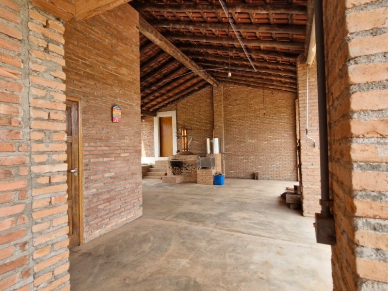LINDA ÁREA RURAL + REPRESA