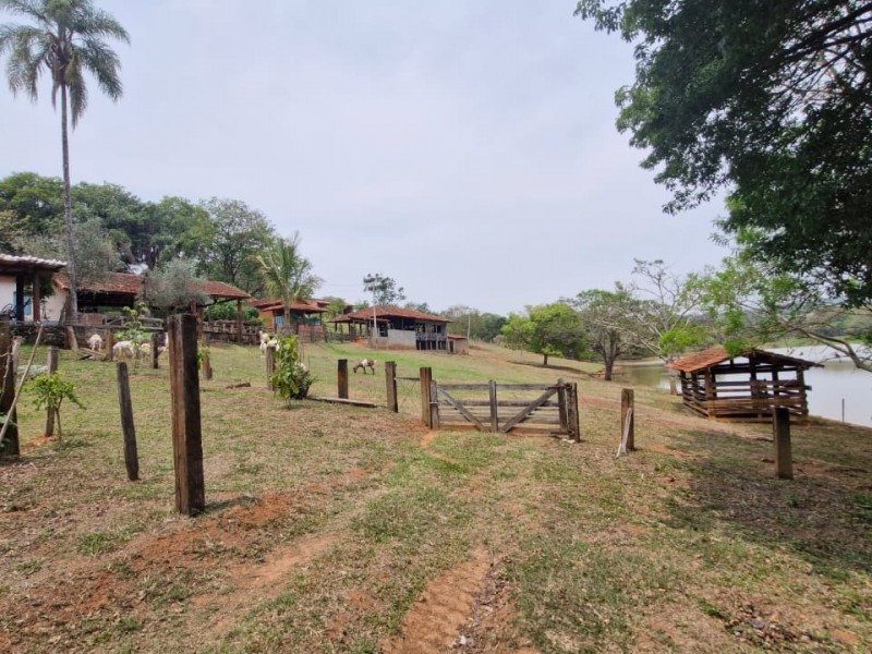 LINDA ÁREA RURAL + REPRESA