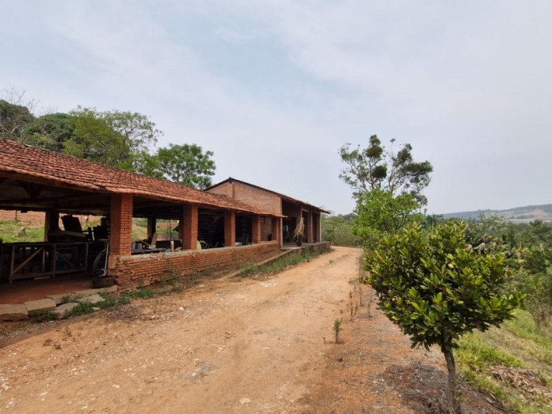 LINDA ÁREA RURAL + REPRESA