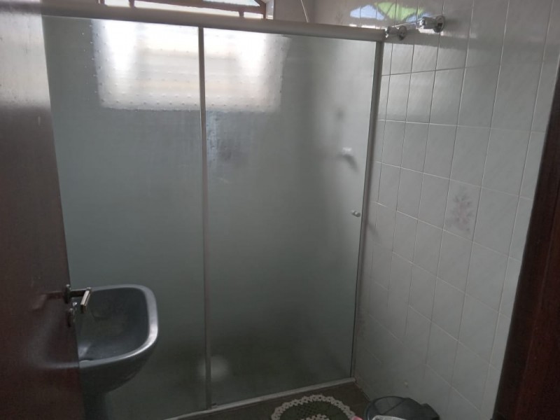 CASA AMPLA com ÁREA DE TERRENO de 1200m²  ÁREA NOBRE 