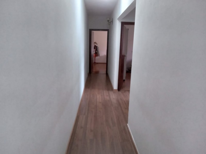CASA AMPLA com ÁREA DE TERRENO de 1200m²  ÁREA NOBRE 