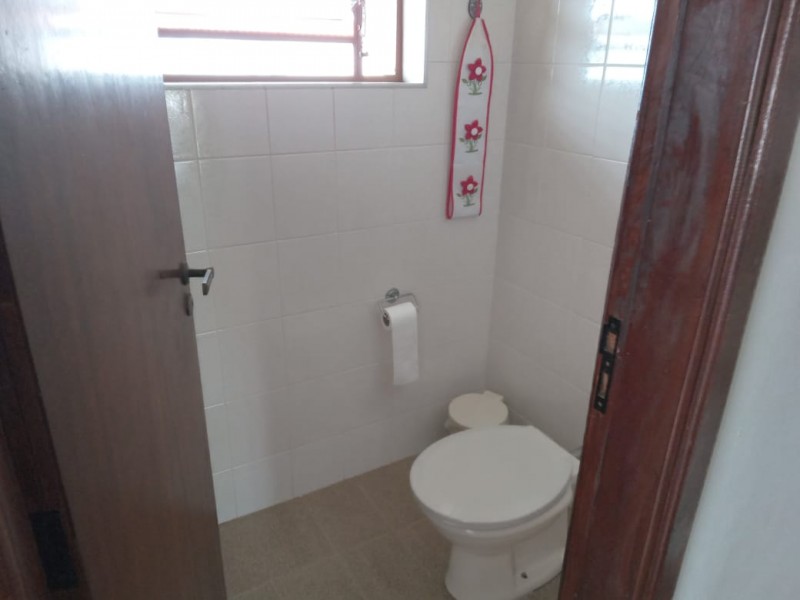 CASA AMPLA com ÁREA DE TERRENO de 1200m²  ÁREA NOBRE 