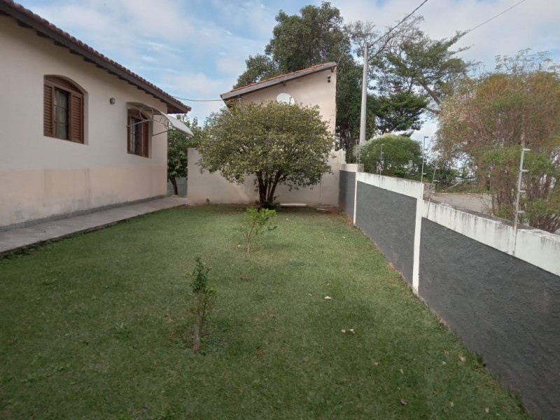 CASA AMPLA com ÁREA DE TERRENO de 1200m²  ÁREA NOBRE 
