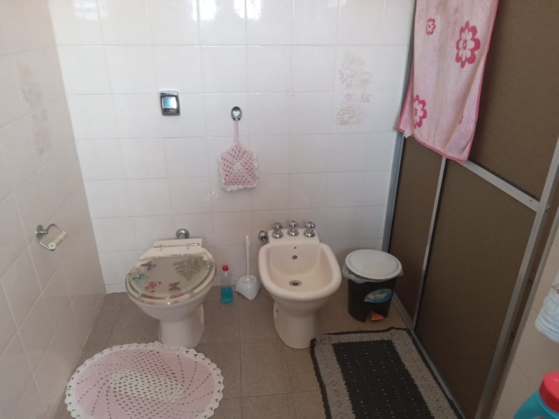 CASA AMPLA com ÁREA DE TERRENO de 1200m²  ÁREA NOBRE 