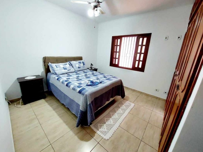 LINDA CASA ÁREA NOBRE