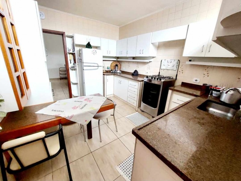 LINDA CASA ÁREA NOBRE