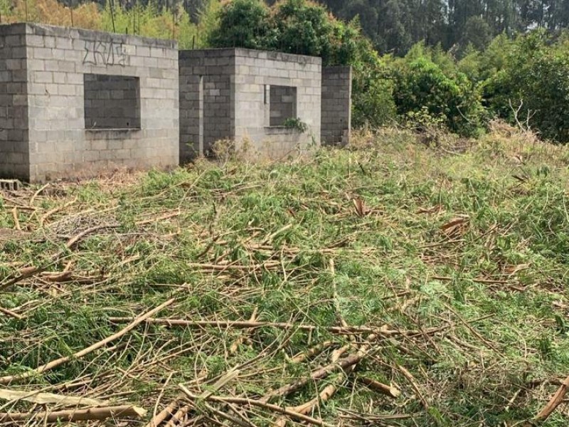 TERRENO + CONSTRUÇÃO INACABADA ÁREA NOBRE