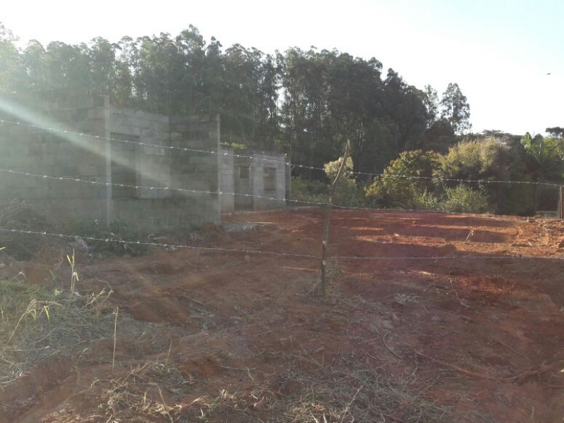 TERRENO + CONSTRUÇÃO INACABADA ÁREA NOBRE