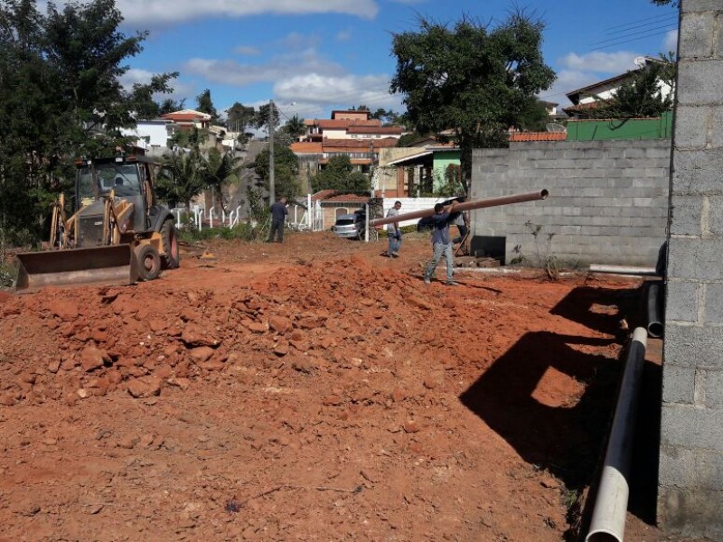 TERRENO + CONSTRUÇÃO INACABADA ÁREA NOBRE