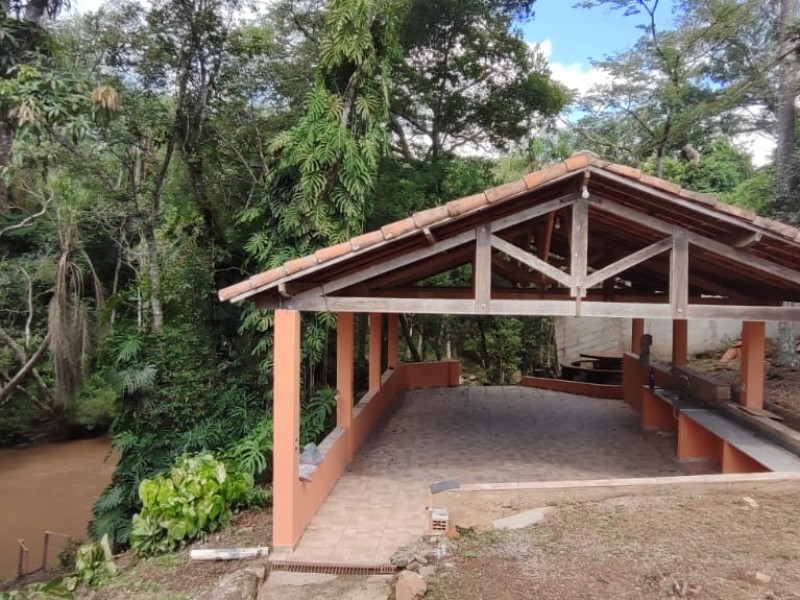 CHÁCARA ACONCHEGANTE MARGEIA RIO