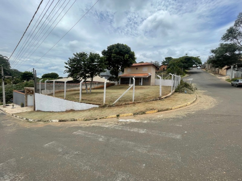 CHACARA SOBRADO ESQUINA 