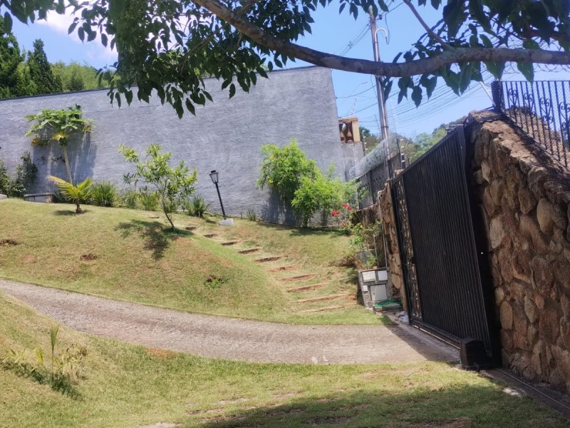 LINDA CHÁCARA PRONTA P/ MORADIA