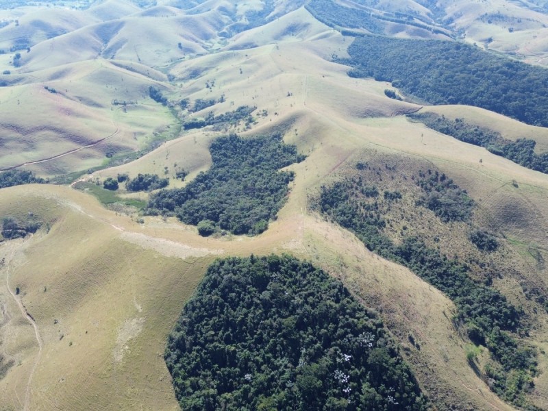 LINDA ÁREA RURAL NUA